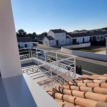 Neuf 39m2 Avec Balcon A 250m De La Apartment *