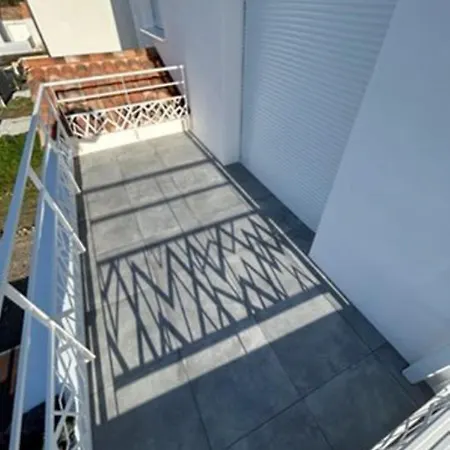 Neuf 39m2 Avec Balcon A 250m De La *